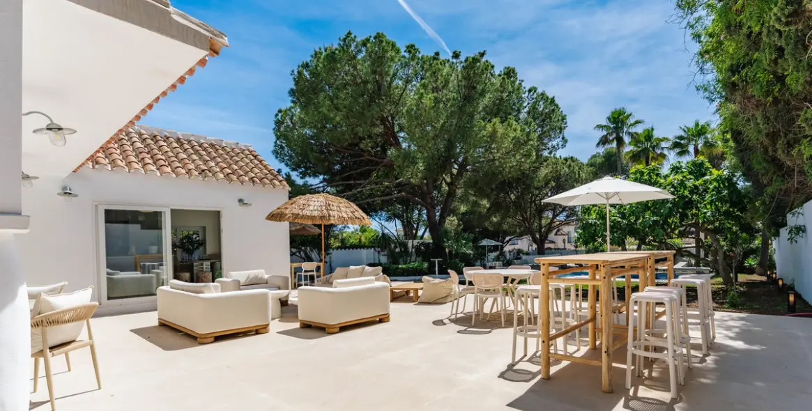 Short-term rent of detached villa in Costabella 50