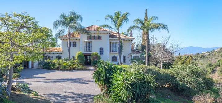 Venta de villa independiente en Altos de los Monteros 0