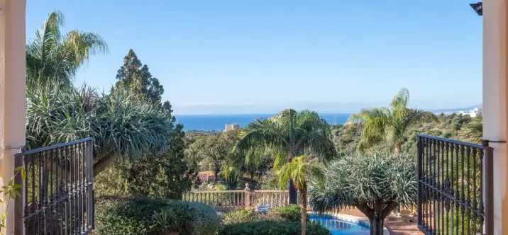Venta de villa independiente en Altos de los Monteros 2