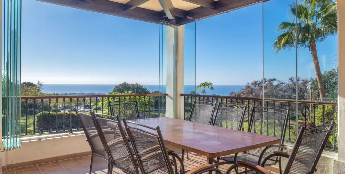 Venta de villa independiente en Altos de los Monteros 5