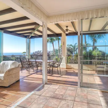 Venta de villa independiente en Altos de los Monteros