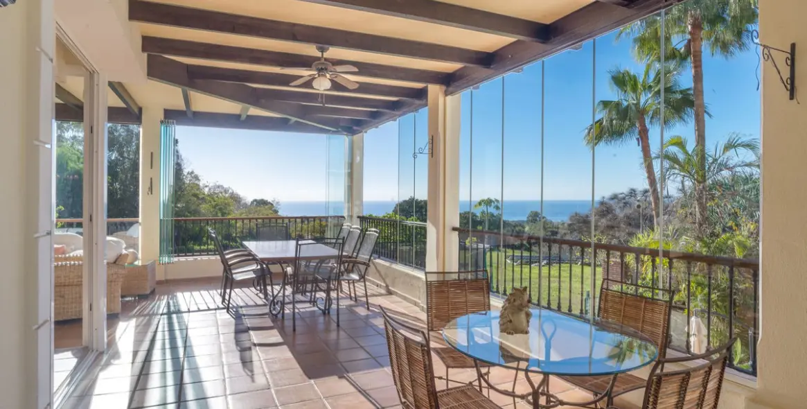 Venta de villa independiente en Altos de los Monteros 9