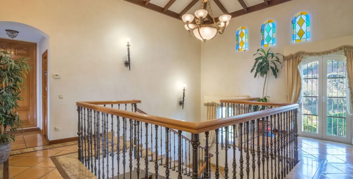 Venta de villa independiente en Altos de los Monteros 19