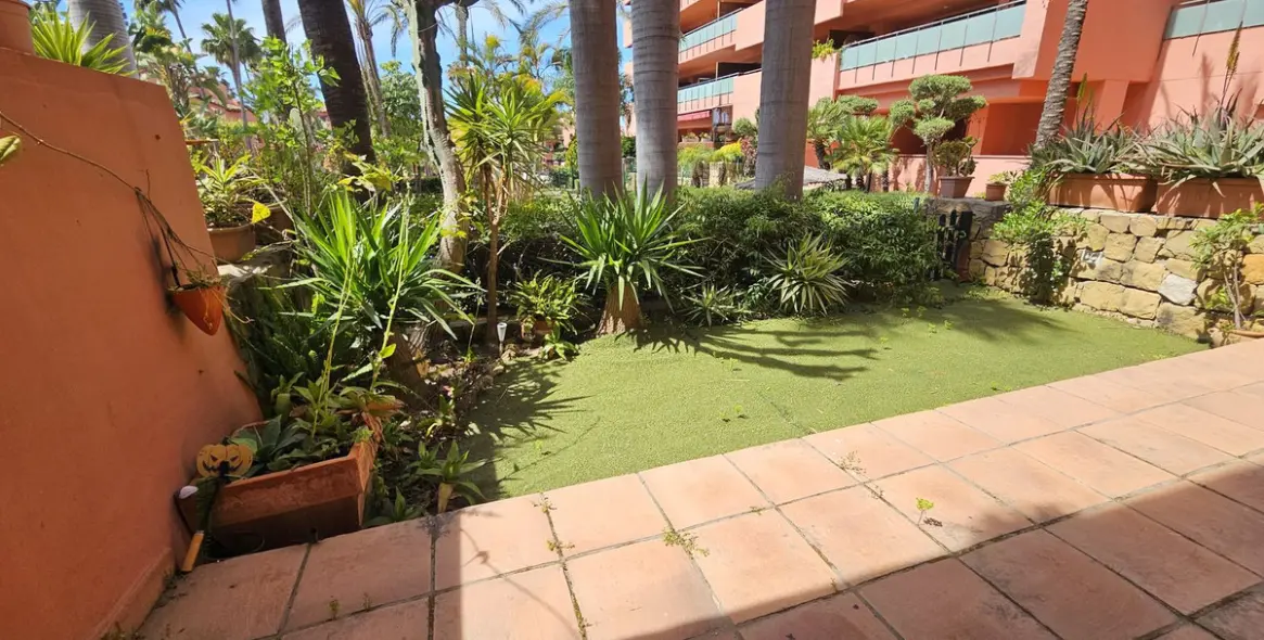Long-term rent of ground floor apartment in Estepona 2