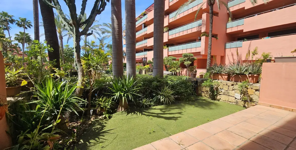 Long-term rent of ground floor apartment in Estepona 4
