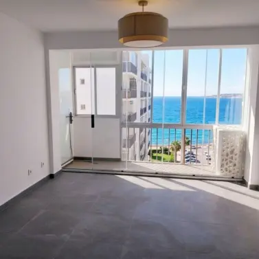 Venta de apartamento en planta media en Calahonda