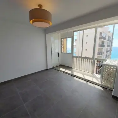 Venta de apartamento en planta media en Calahonda