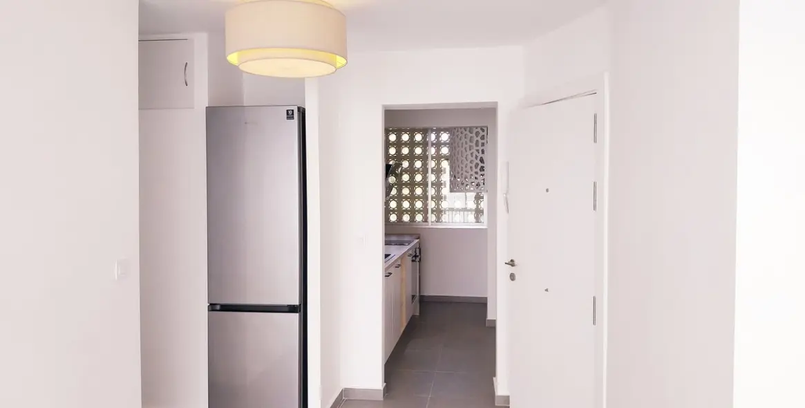 Venta de apartamento en planta media en Calahonda 10