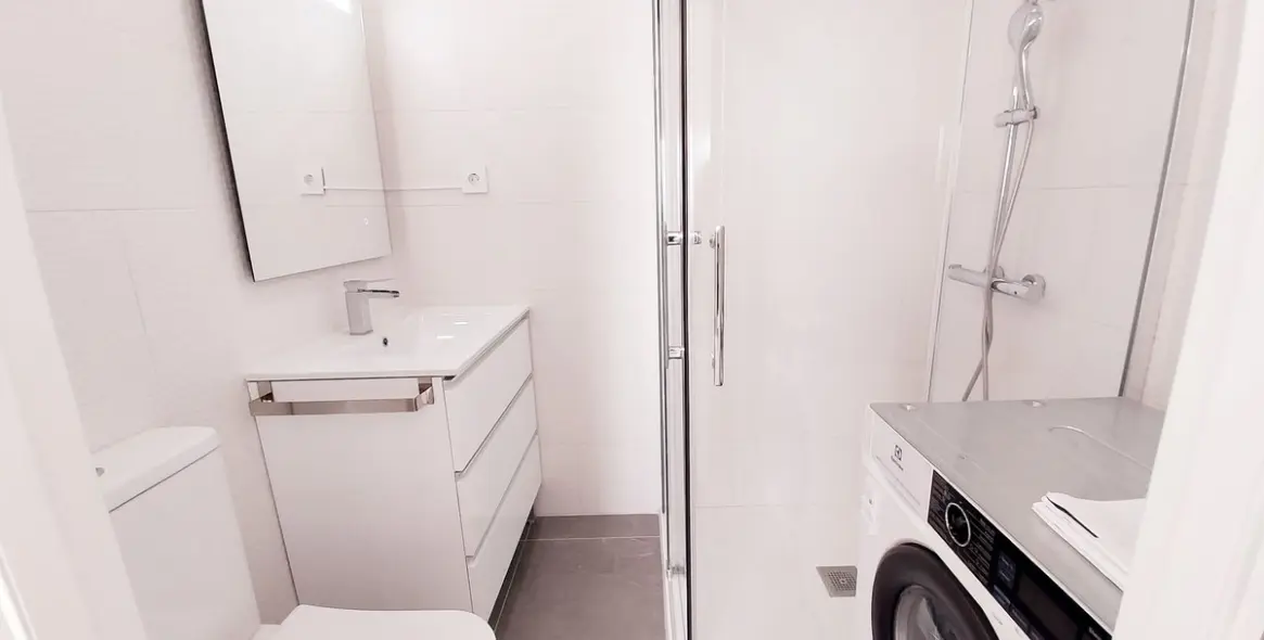 Venta de apartamento en planta media en Calahonda 14