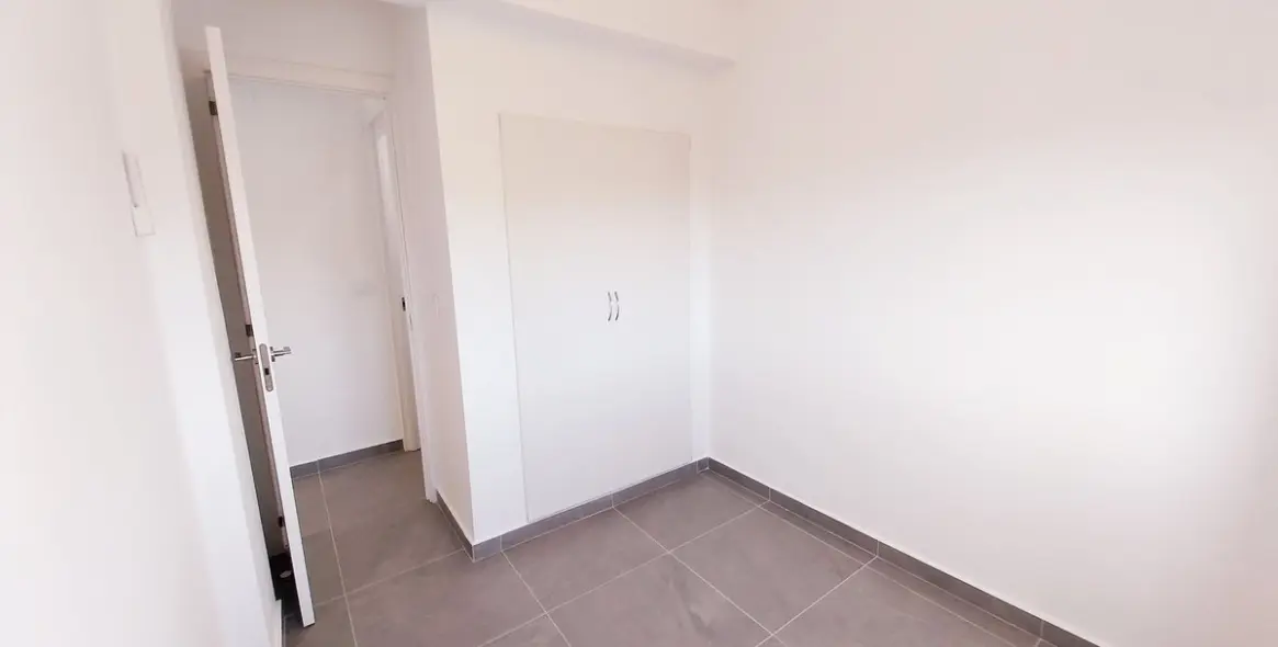 Sale of middle floor apartment in Calahonda 20