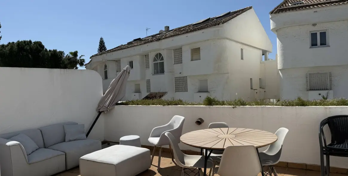 Продажа апартаментов на первом этаже в Nueva Andalucía 15