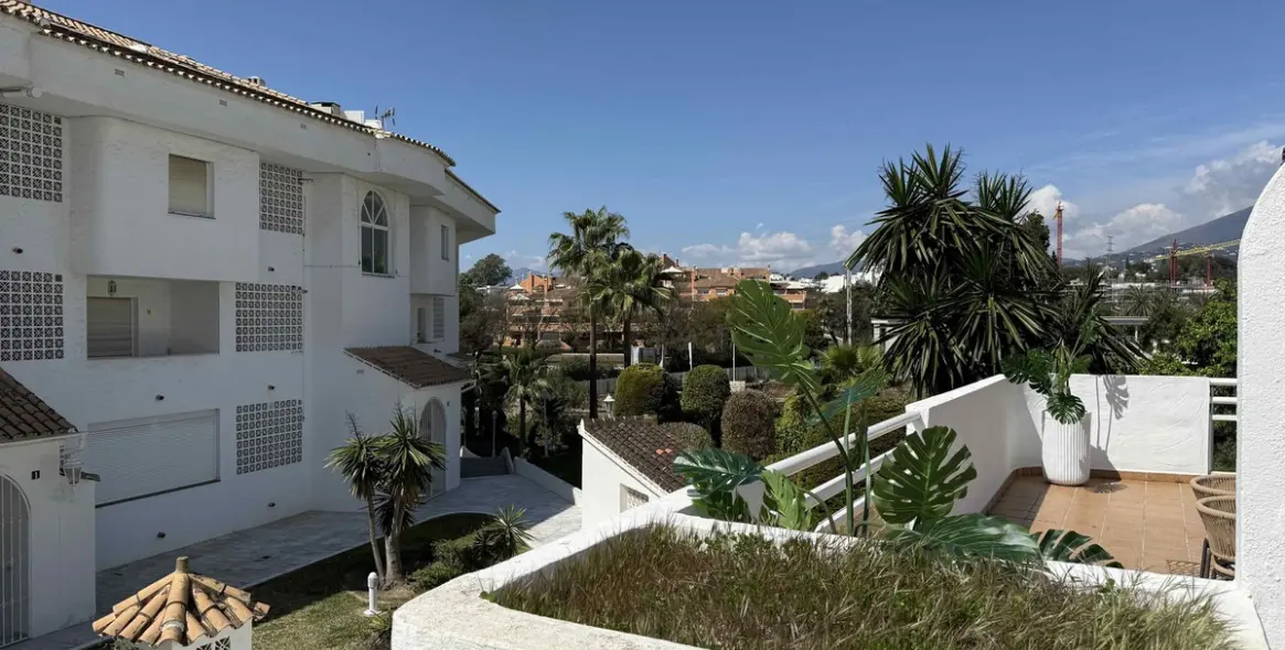 Продажа апартаментов на первом этаже в Nueva Andalucía 17