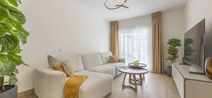 Venta de apartamento en planta media en The Golden Mile 0