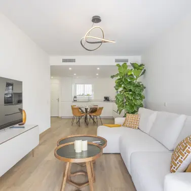 Venta de apartamento en planta media en The Golden Mile