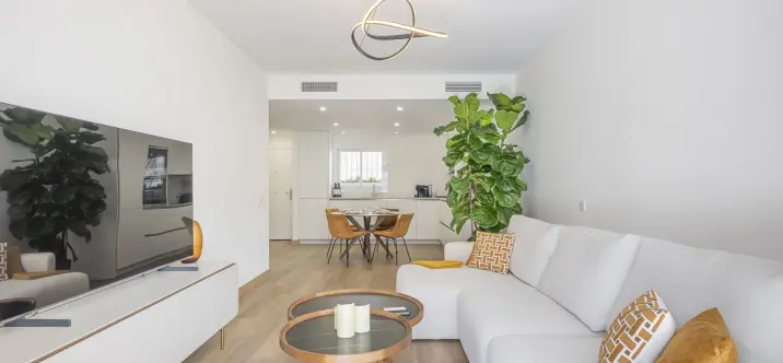 Venta de apartamento en planta media en The Golden Mile 1