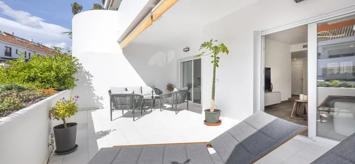 Venta de apartamento en planta media en The Golden Mile 2