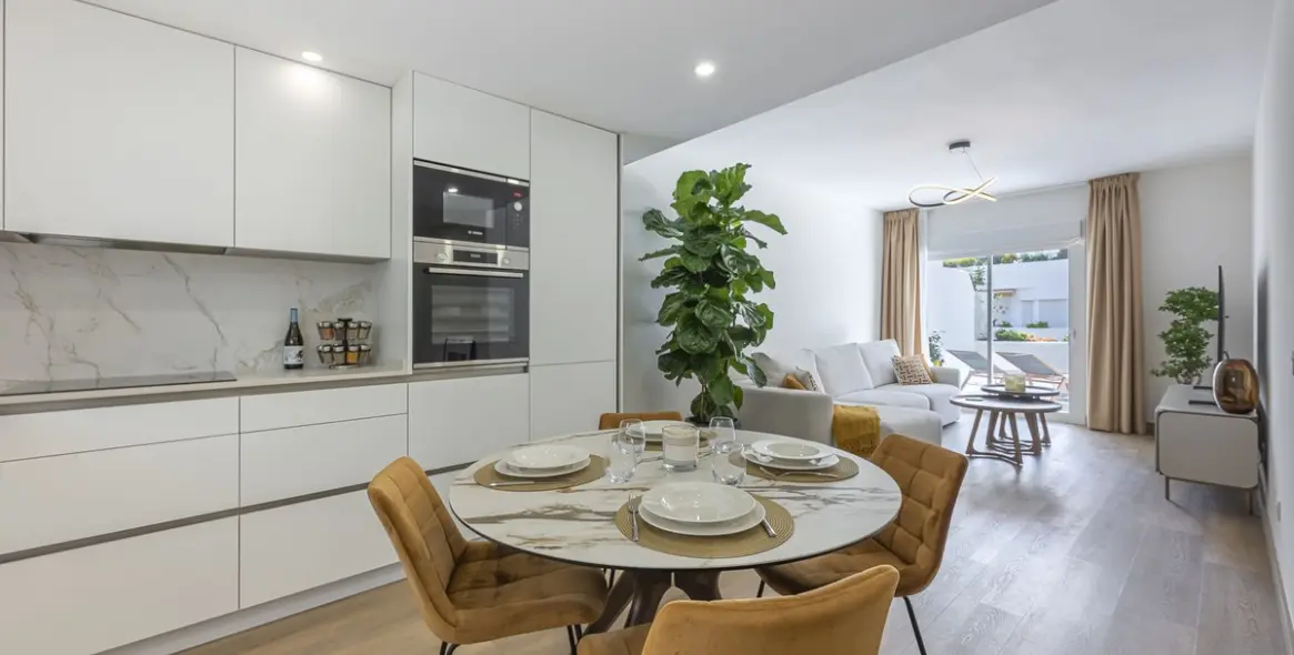 Venta de apartamento en planta media en The Golden Mile 5