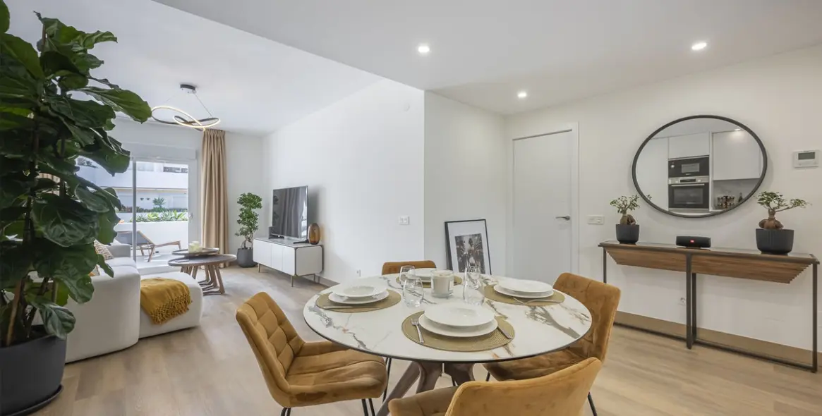 Venta de apartamento en planta media en The Golden Mile 6