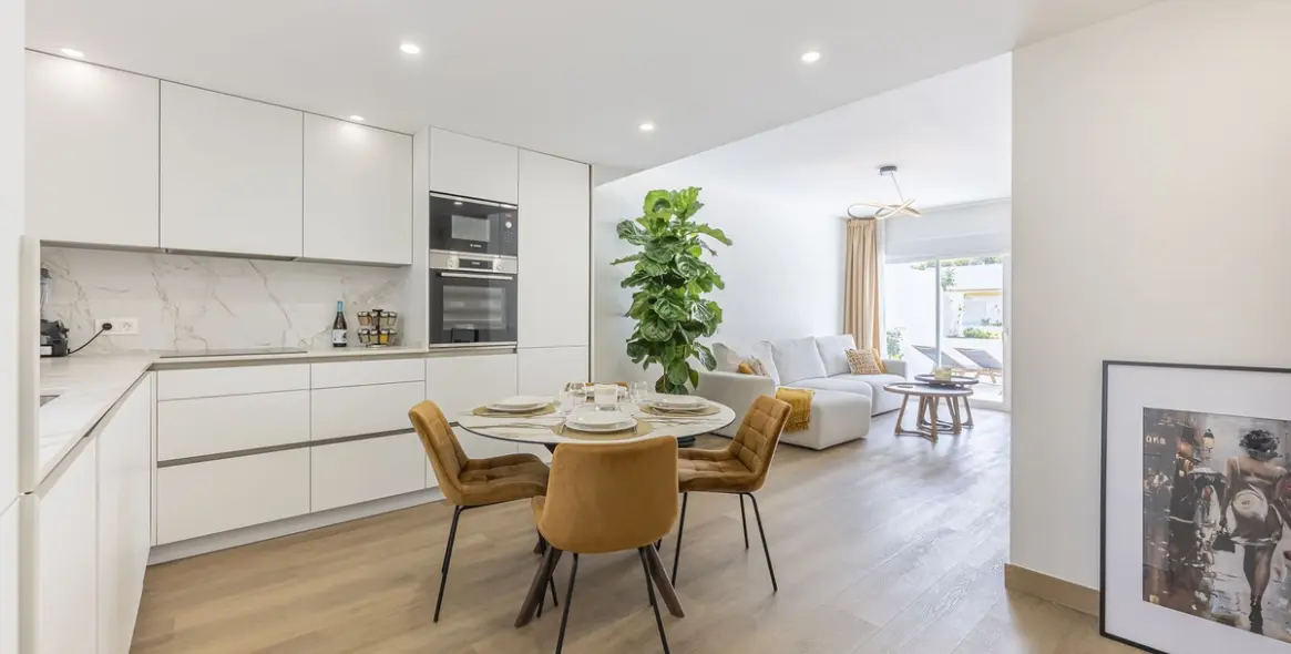 Venta de apartamento en planta media en The Golden Mile 7