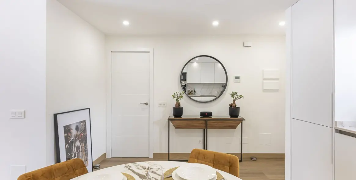 Venta de apartamento en planta media en The Golden Mile 9