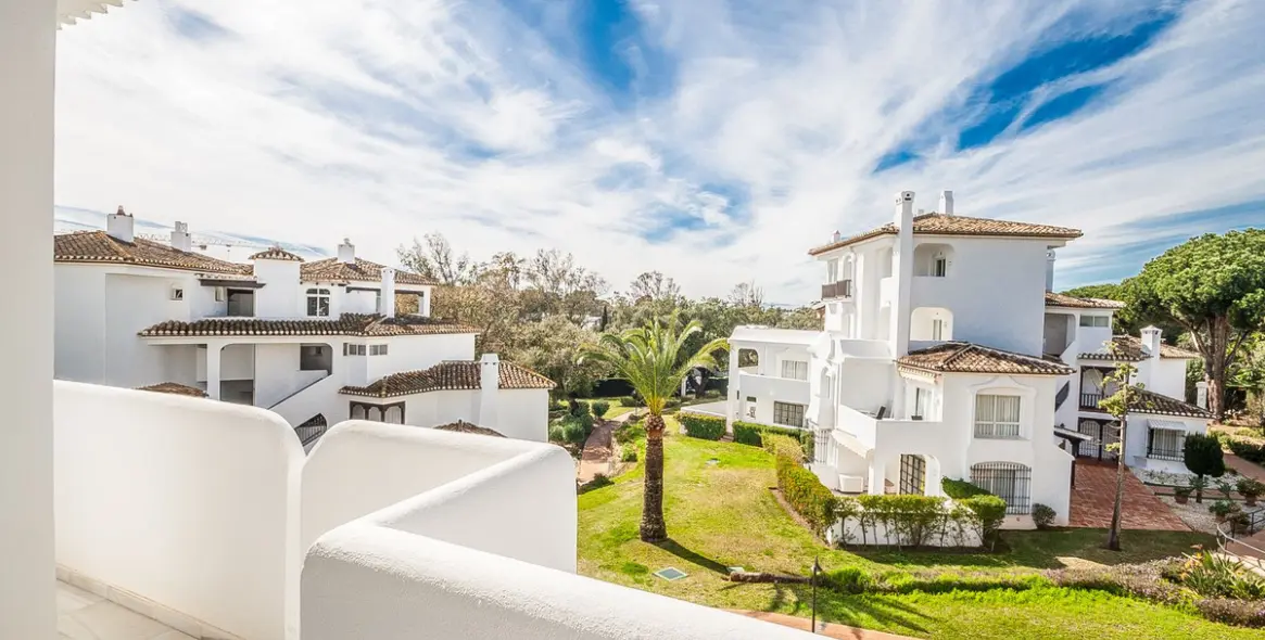 Продажа апартаментов на среднем этаже в Elviria 1