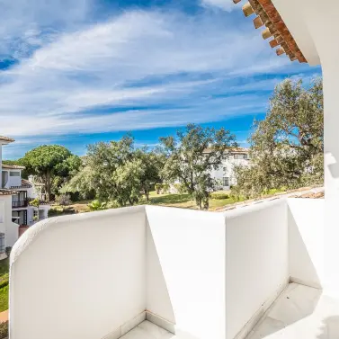 Venta de apartamento en planta media en Elviria