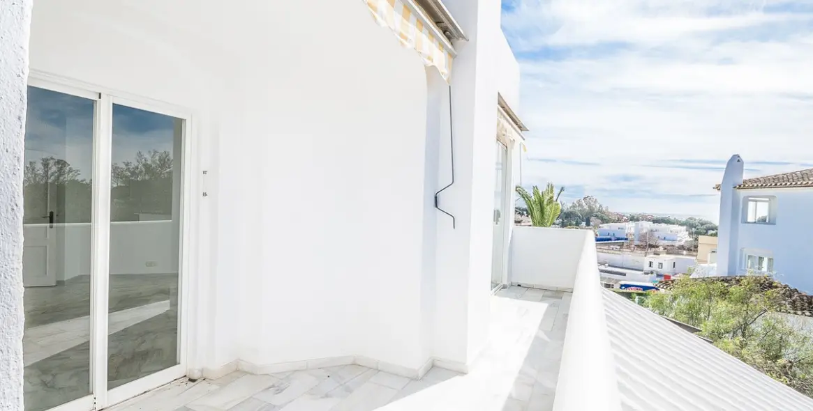 Продажа апартаментов на среднем этаже в Elviria 3