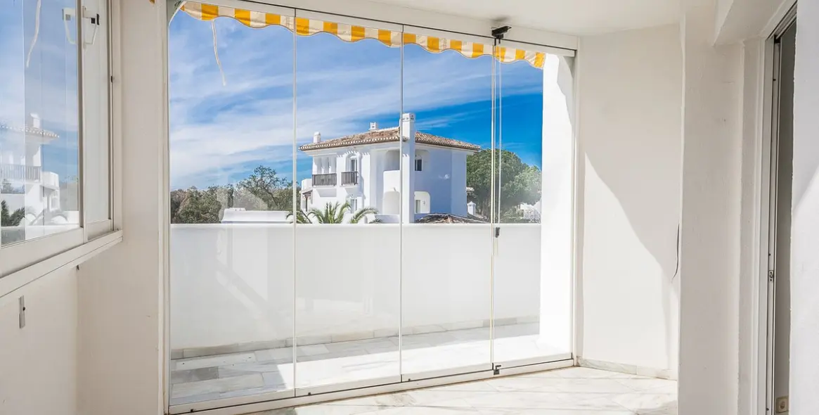 Продажа апартаментов на среднем этаже в Elviria 4