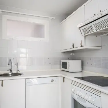 Venta de apartamento en planta media en Elviria