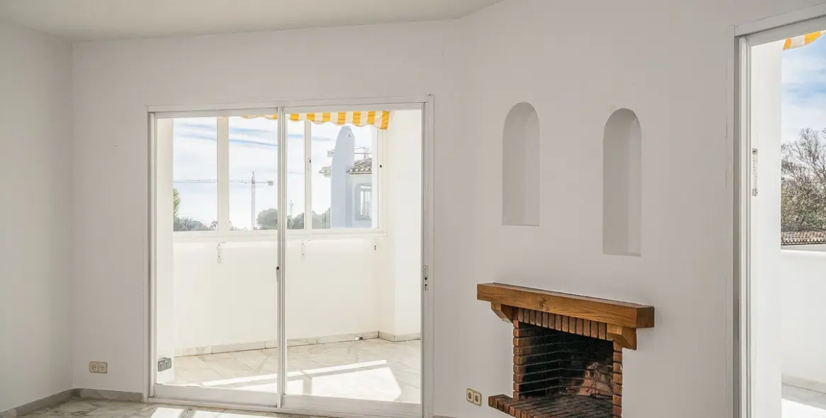 Продажа апартаментов на среднем этаже в Elviria 12