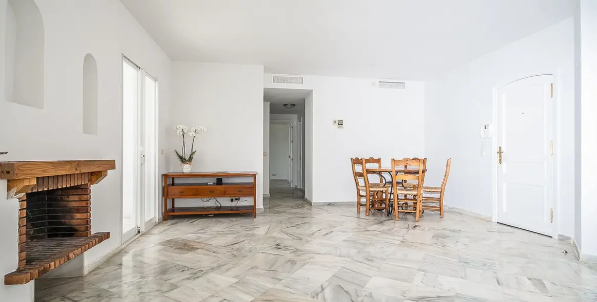 Продажа апартаментов на среднем этаже в Elviria 13