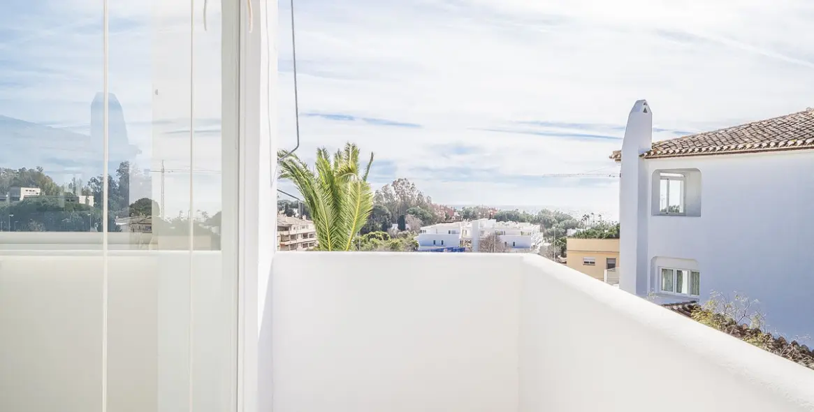 Продажа апартаментов на среднем этаже в Elviria 15