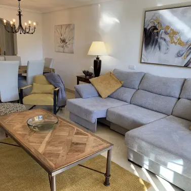 Venta de apartamento en planta baja en Los Arqueros