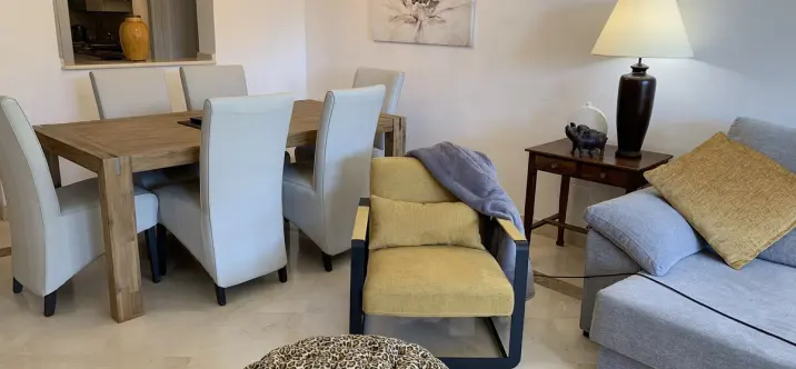 Venta de apartamento en planta baja en Los Arqueros 3