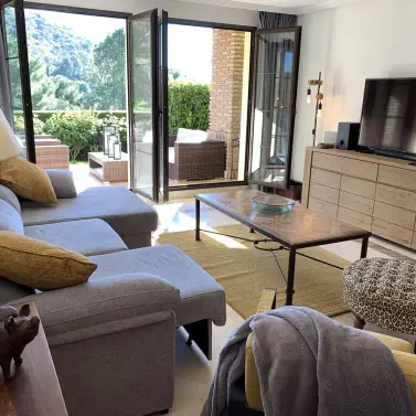 Venta de apartamento en planta baja en Los Arqueros