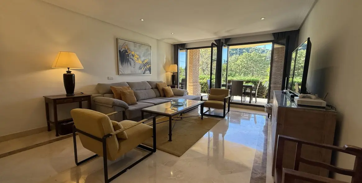 Продажа апартаментов на первом этаже в Los Arqueros 6