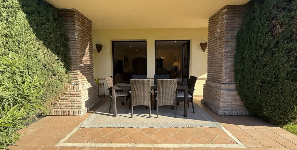 Продажа апартаментов на первом этаже в Los Arqueros 9