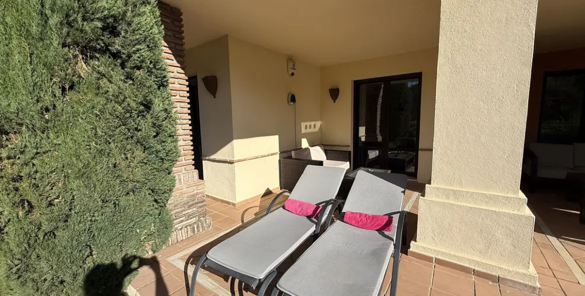 Продажа апартаментов на первом этаже в Los Arqueros 11