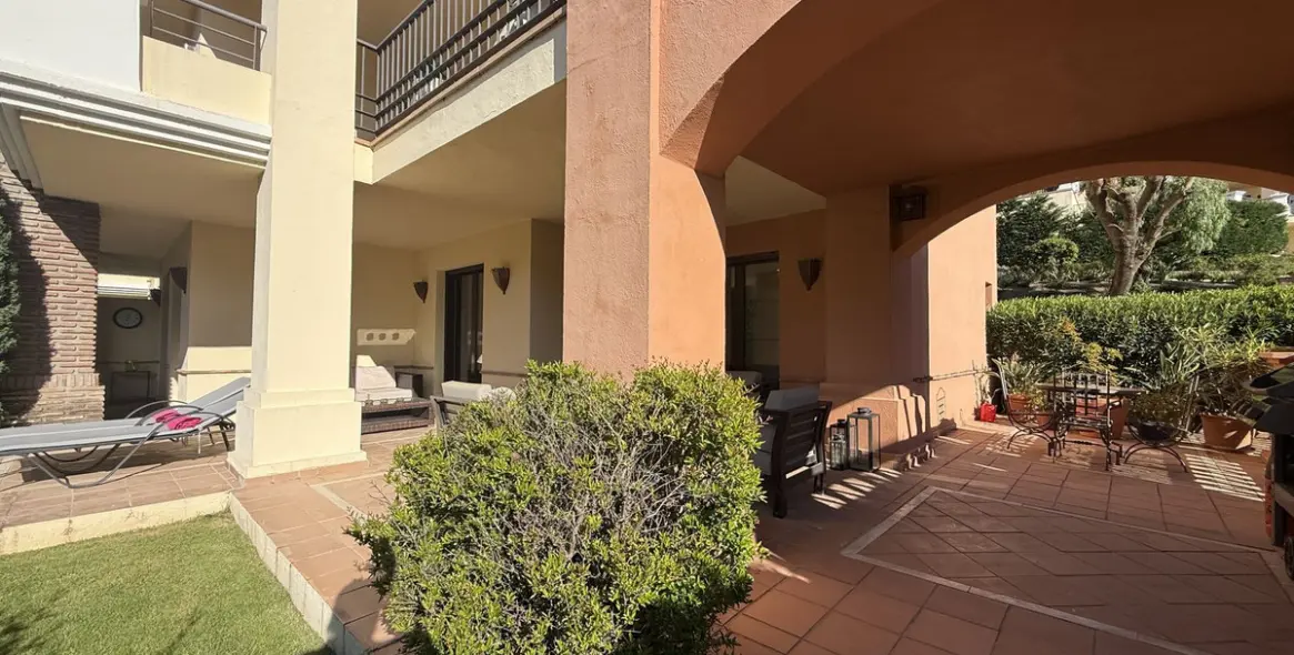 Продажа апартаментов на первом этаже в Los Arqueros 13