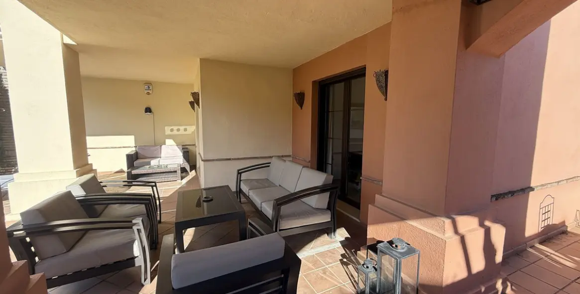 Продажа апартаментов на первом этаже в Los Arqueros 16