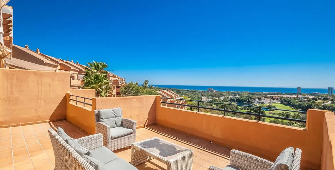 Venta de ático en Elviria 1