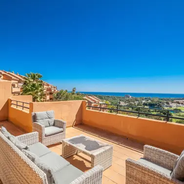 Venta de ático en Elviria