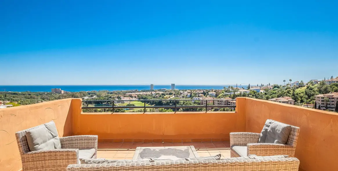 Venta de ático en Elviria 10