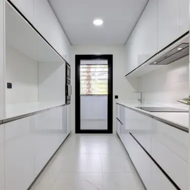 Venta de apartamento en planta media en Estepona