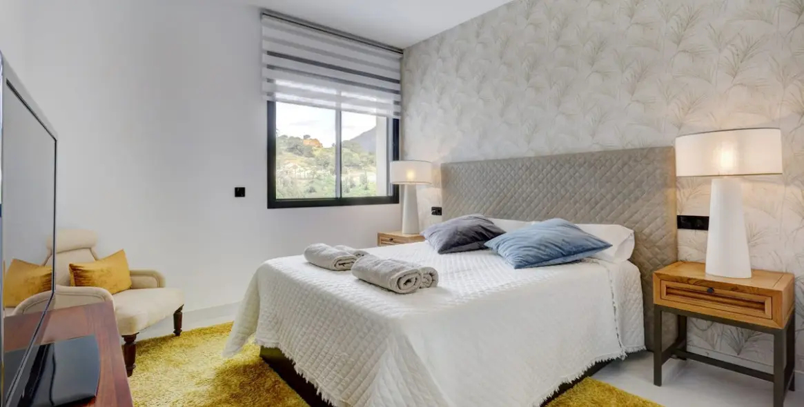 Venta de apartamento en planta media en Estepona 15