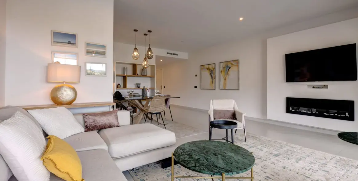 Venta de apartamento en planta media en Estepona 29