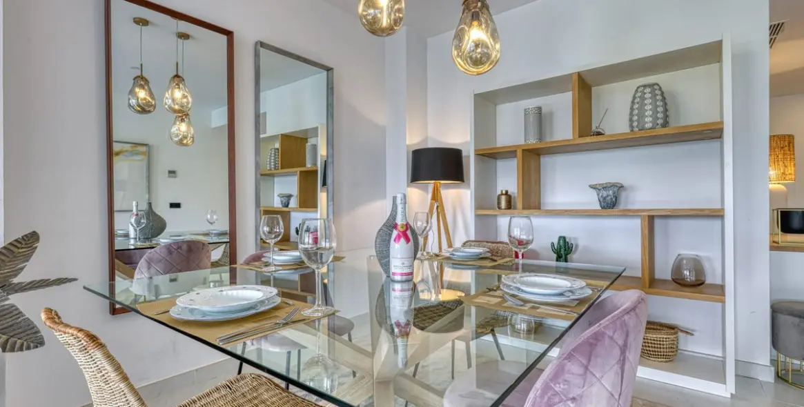 Venta de apartamento en planta media en Estepona 40