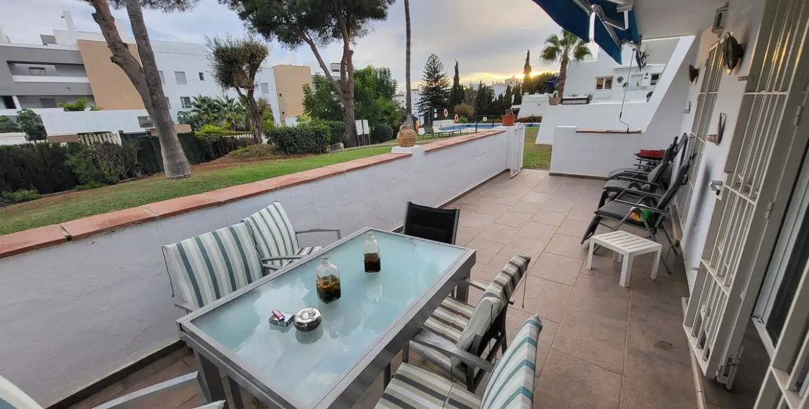 Продажа апартаментов на первом этаже в Nueva Andalucía 2