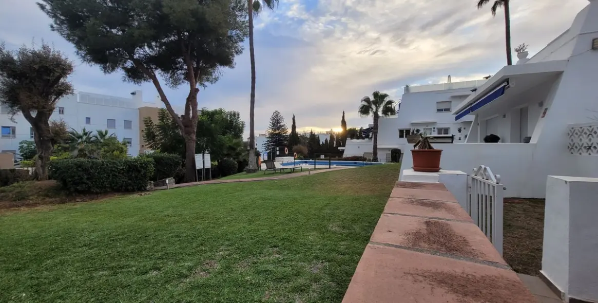 Продажа апартаментов на первом этаже в Nueva Andalucía 16