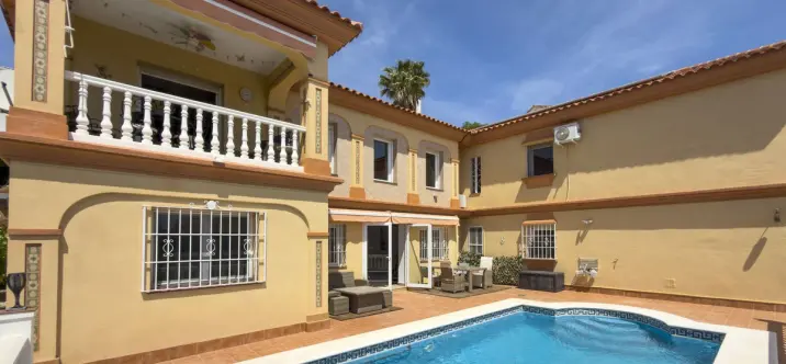 Venta de villa independiente en Coín 1